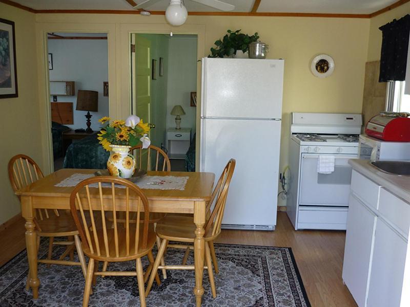 Silver Springs Cottage Resort Harcourt Номер фото