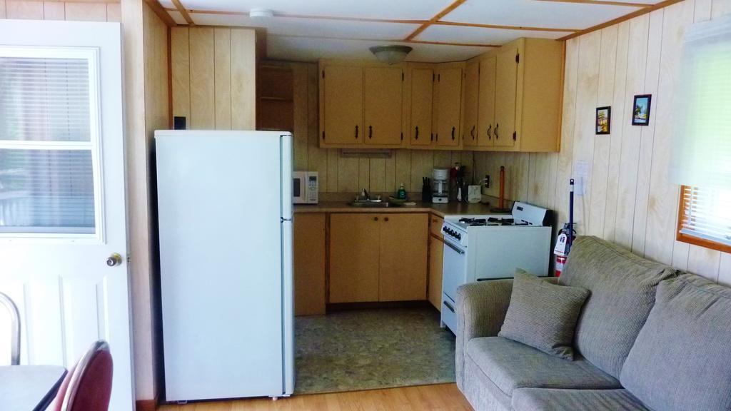 Silver Springs Cottage Resort Harcourt Екстер'єр фото
