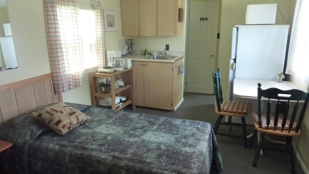 Silver Springs Cottage Resort Harcourt Екстер'єр фото